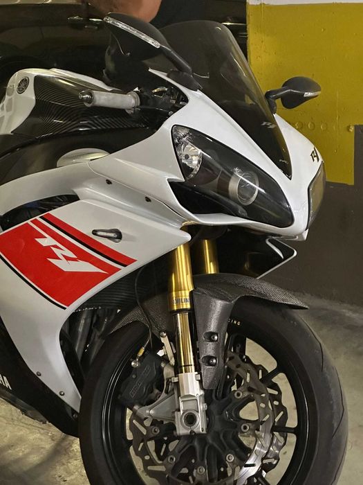 Yamaha     R1
