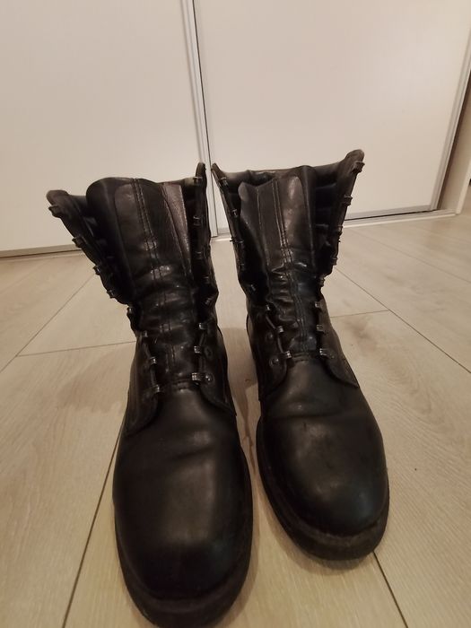 Ciężkie buty Glany