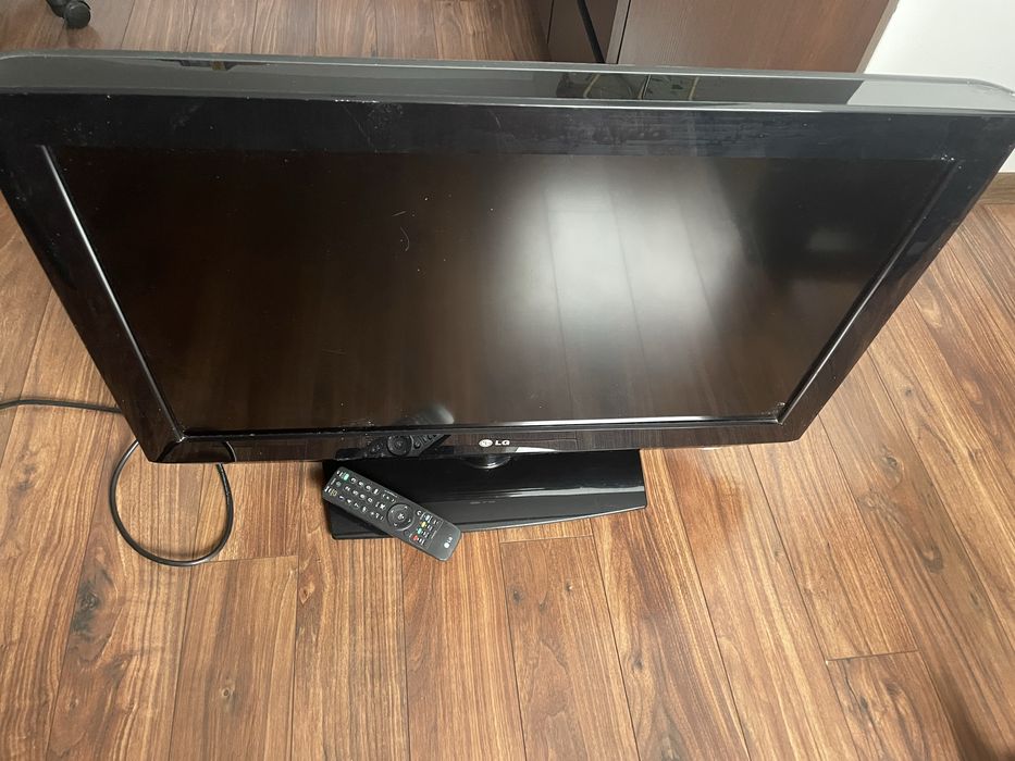 LG 32” - super stan