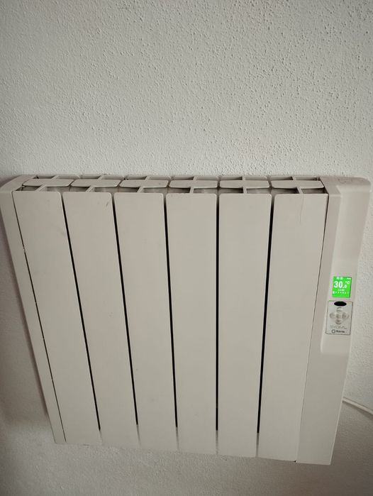 Aquecedor parede bem conservado