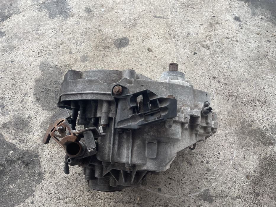 Коробка передач Volkswagen T5 2.5 механічна