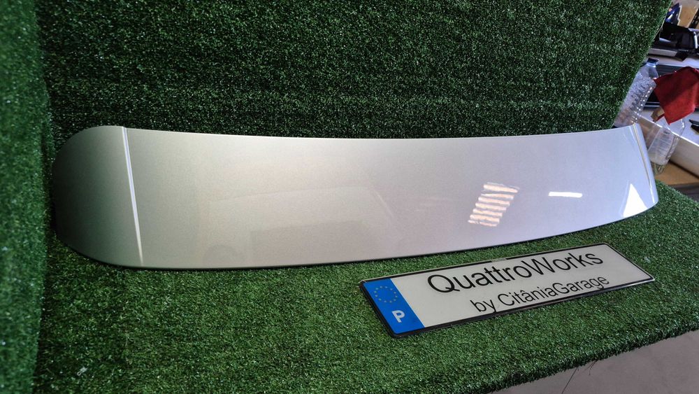 Aileron Audi Q5 8R original com 3º stop 8R0827933A - pintura nova - em excelente estado