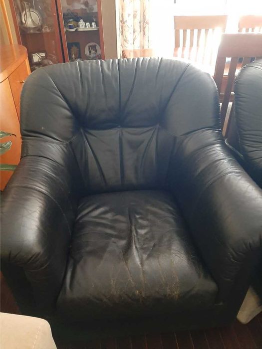 SOFÁ  em pele preta