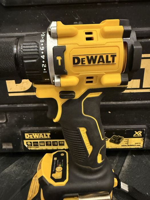 Nowa wkretarka DeWalt DCD805