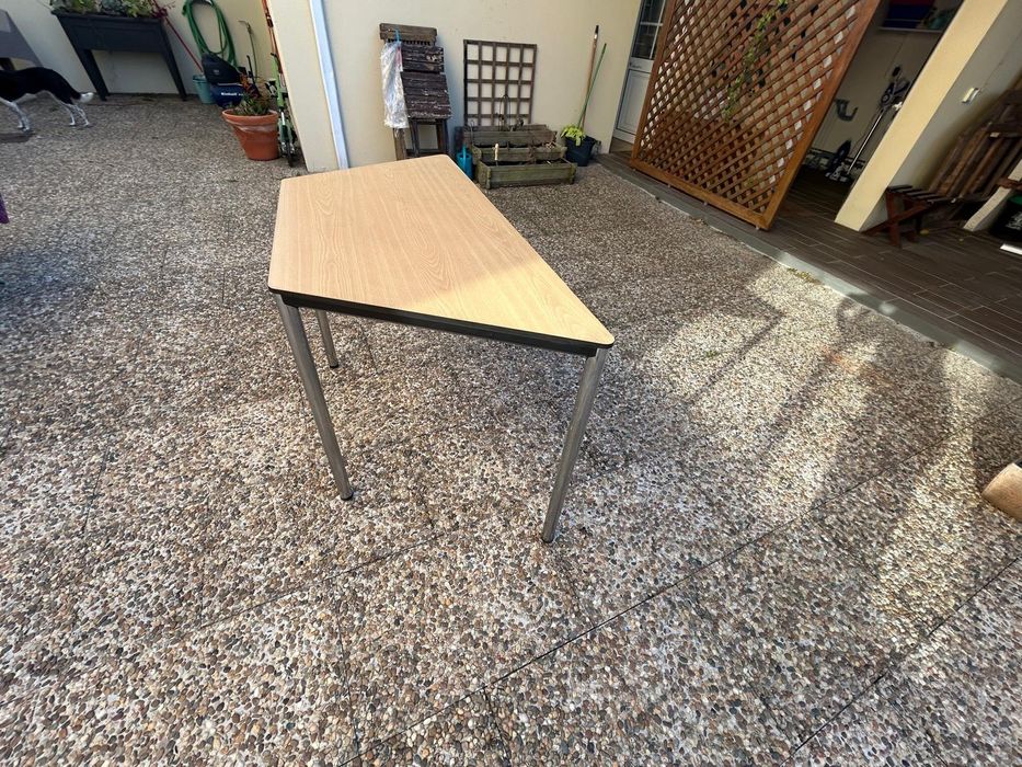 Secretária de canto