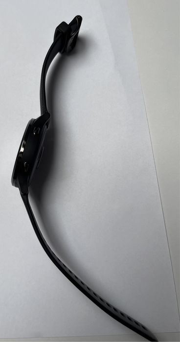 Zegarek Garmin vivoactive 4,, troszeczke porysowany bok i sama koperta