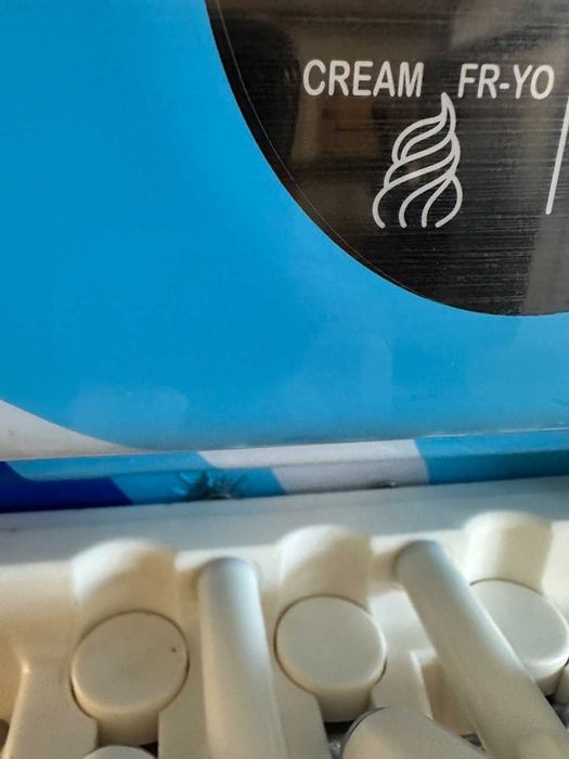Carpigiani 243N 3 Sabores + Mesa Inox Premium Anti-Vibração