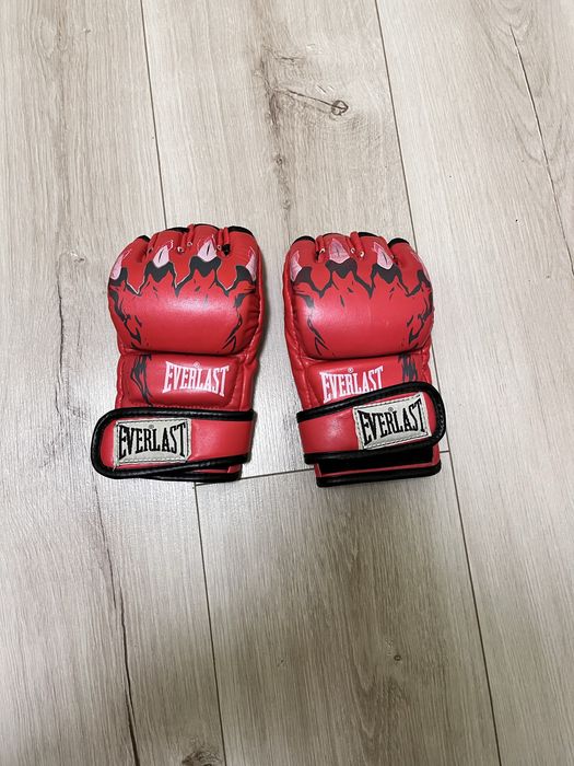 Рукавиці для мма