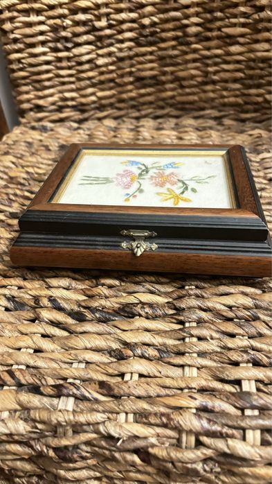 Caixa antiga madeira