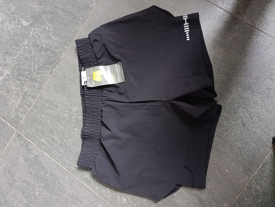 Спортивні двошарові шорти