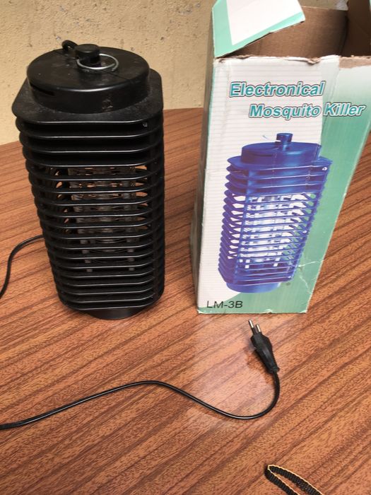Lanterna electrica para apanhar mosquitos