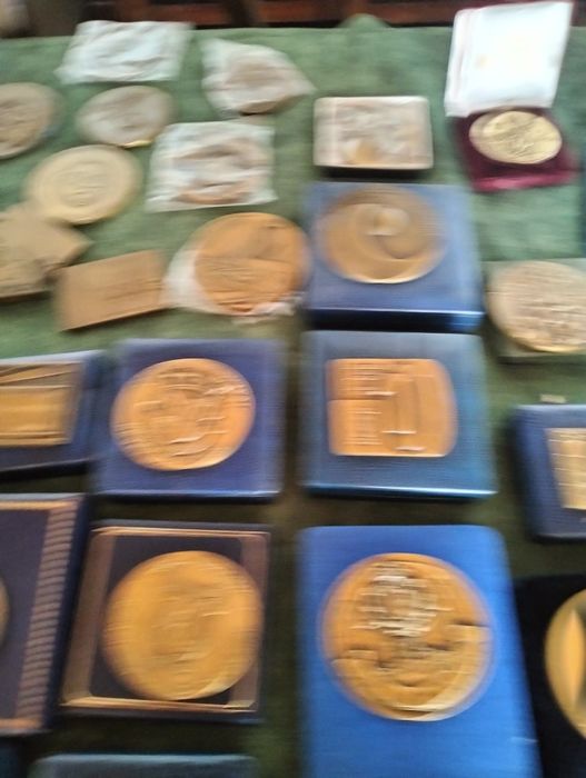 Lote de 60 medalhas