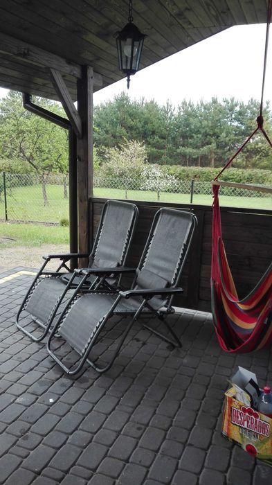 Domek nad jeziorem w Spychowie na Mazurach.