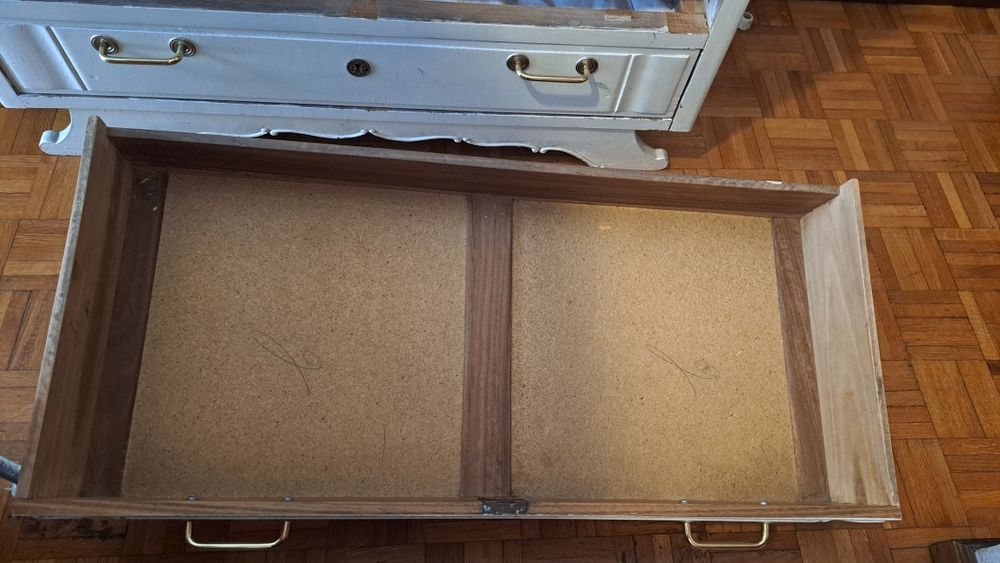 Móvel antigo remodelado