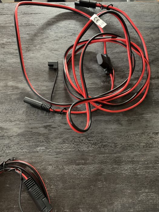 Conjunto Cabos e tomadas sae  novos