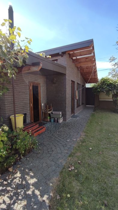 Продаж будинку в передмісті