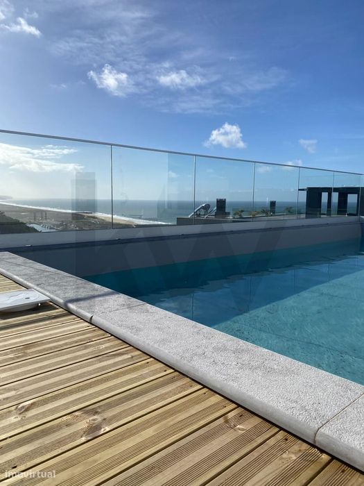 Pederneira | Nazaré :: Apartamento T2 com Piscina no Rooftop e vistas — Nazaré, Leiria