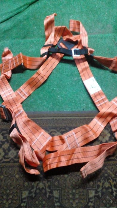 Продам монтажний пояс новий 700гр.страхувальний 500гр.