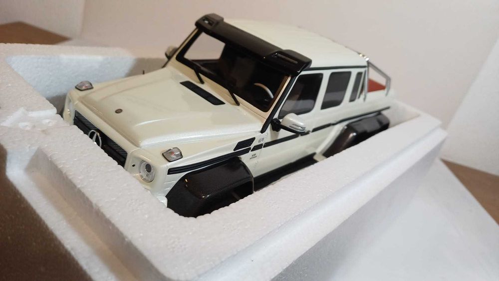 1/18 Mercedes G63 AMG 6X6 - GTSpirit GT100