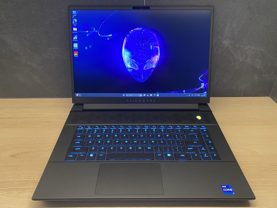 Alienware M16 R1 QHD 165Hz/i7-13700H/RTX 4070 140W/16Gb DDR5/1Tb SSD ...
