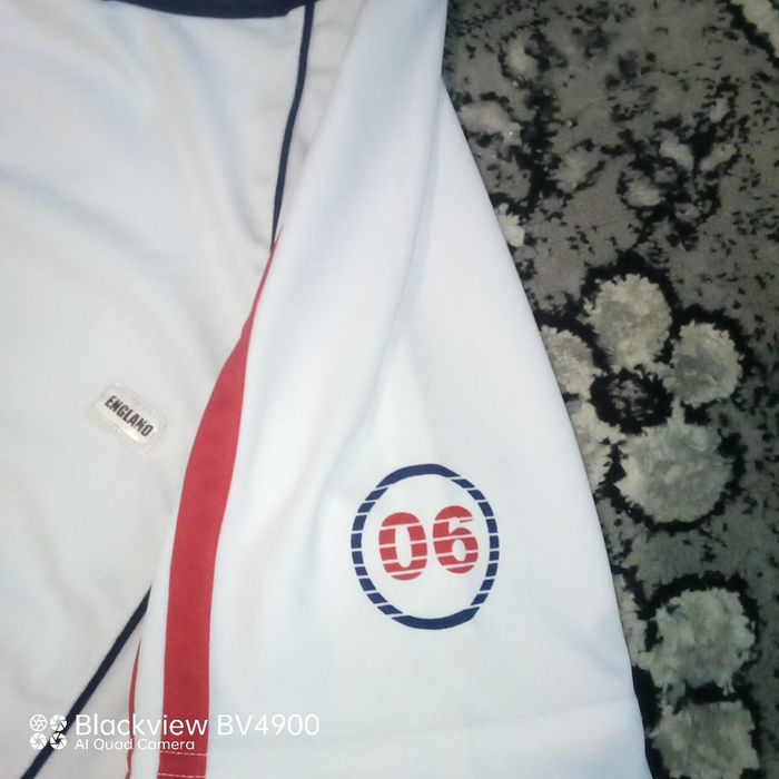 England нова без бірки