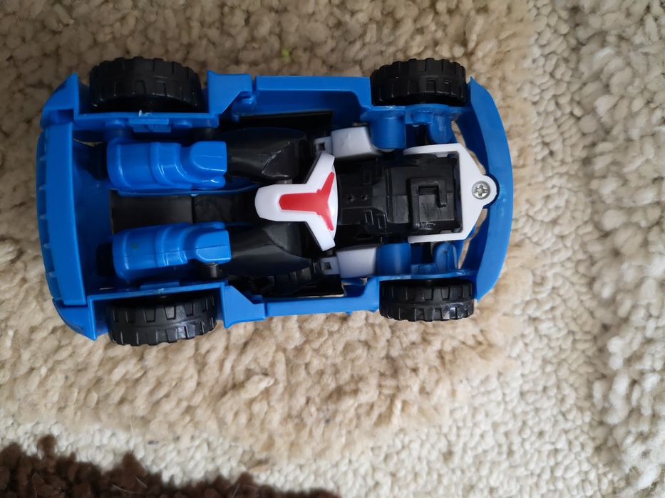 Машинка робот+самолёт робот.