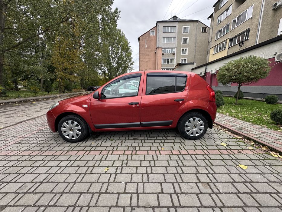 Renault Sandero 2011