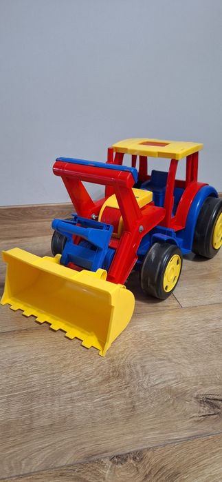Gigant wader traktor z turem
