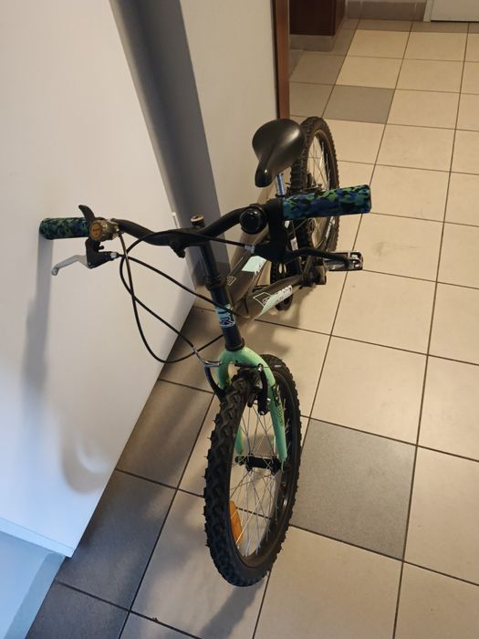 Sprzedam rower BMX dziecięcy.