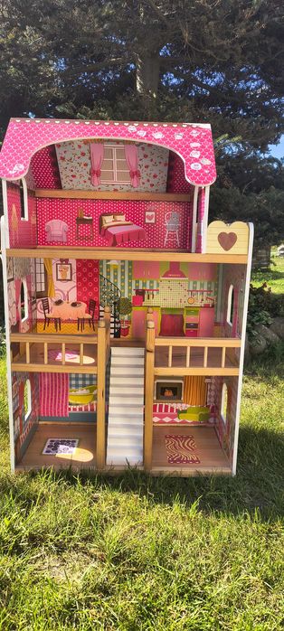 Domek dla lalek piętrowy