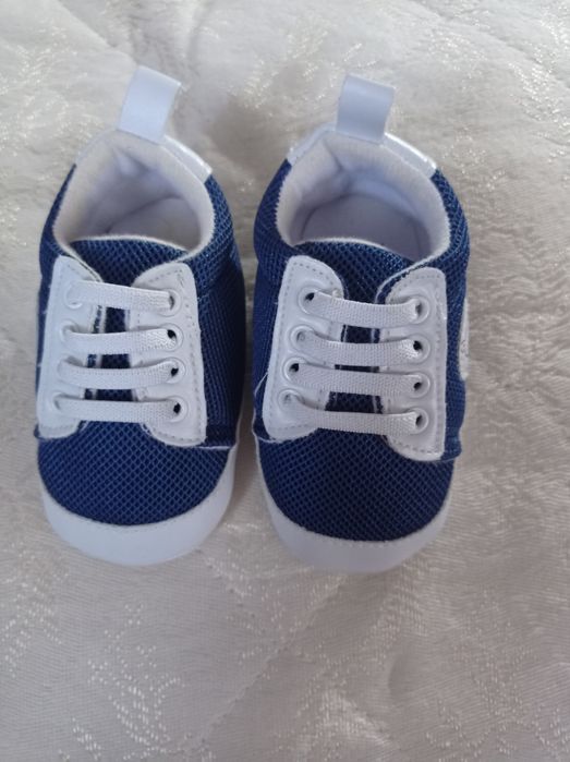 Кросівки для хлопчика. Нові
