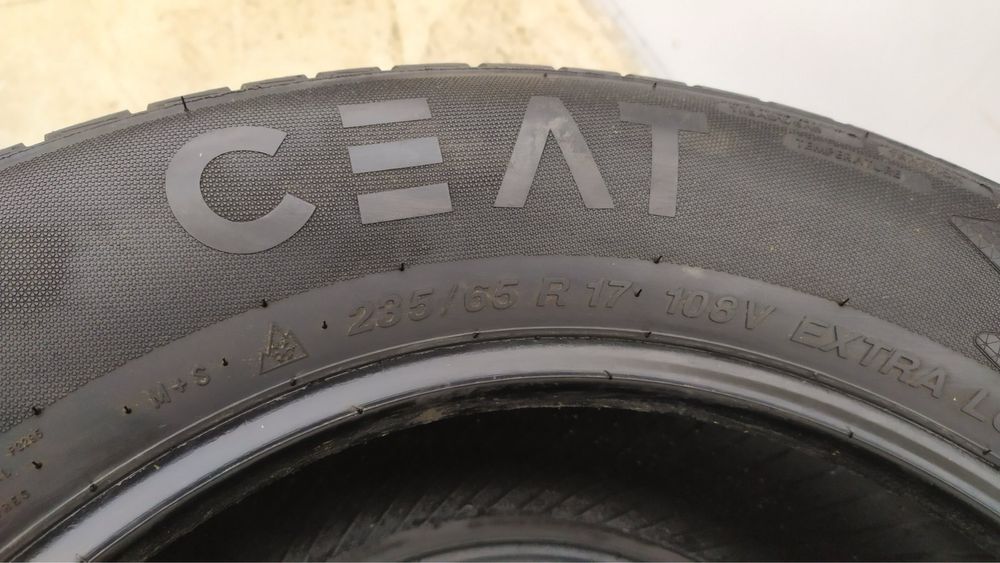 Продам зимову гуму 235 65 R17