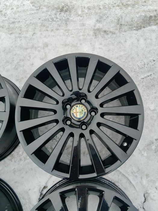 Felgi aluminiowe R17 5x110 Alfa Romeo Jeep Opel czarny połysk 7.5J ET41 OC 65.1