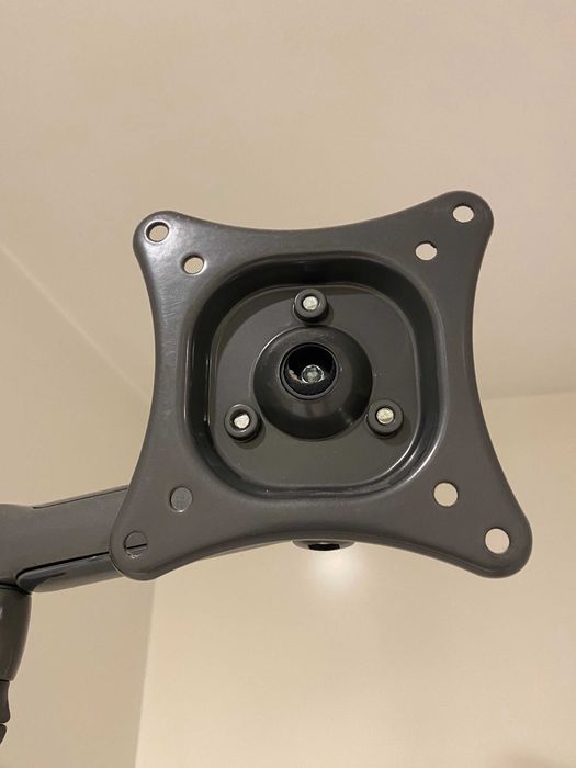 Samsung 23"novo com comando, base e apoio de parede