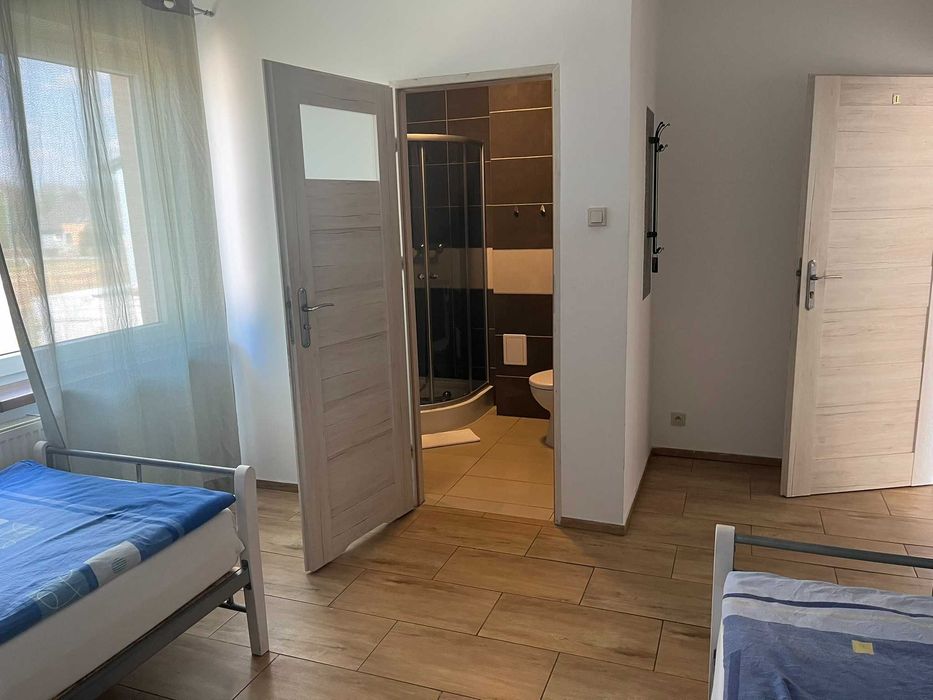 NIEZAPOMINAJEK 7 LEGNICA - TANIE NOCLEGI, kwatery prywatne, pokoje gościnne, kwatery pracownicze i dla firm w Legnicy