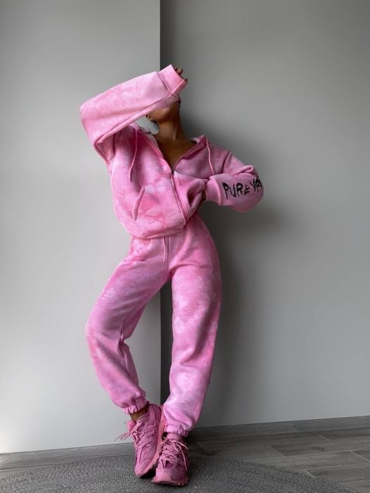 Костюм в хорошому стані 48р