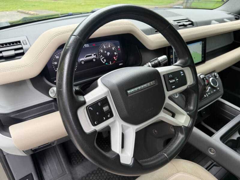 2020 Land Rover Defender 110 SE