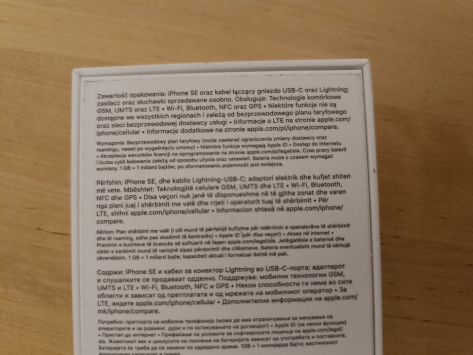 IPhone SE 64GB model 2296 czerwony używany sporadycznie