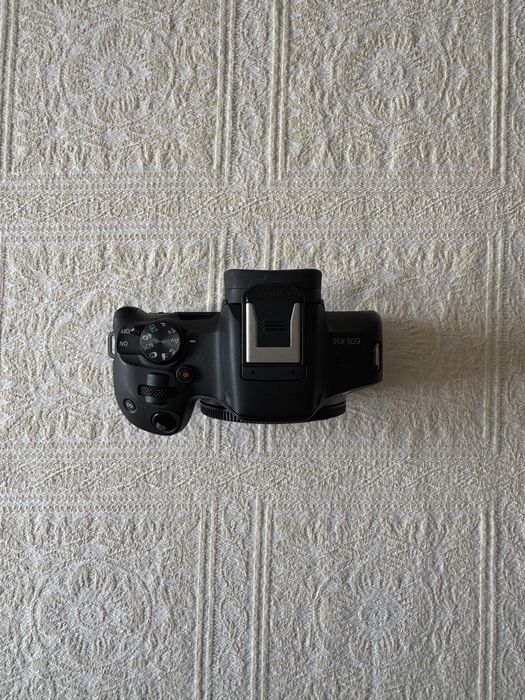 Canon EOS R50 - Impecável / Pouco Uso