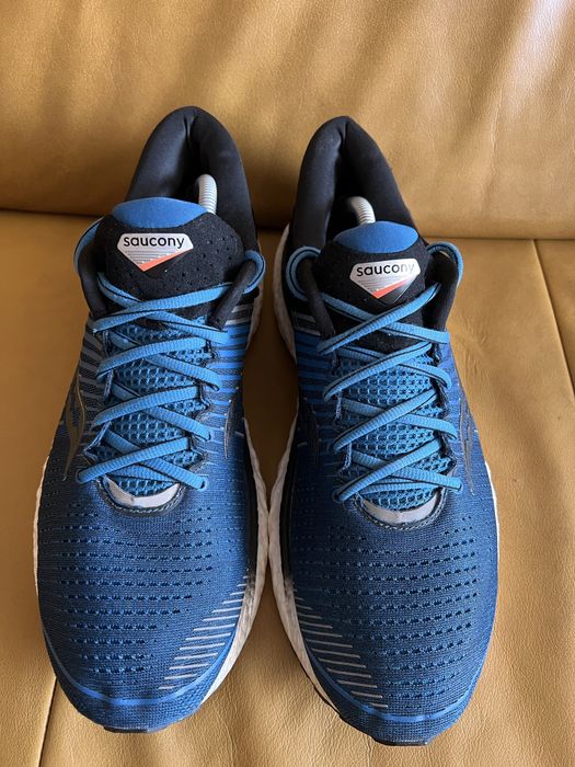 бігові кросівки Saucony Triumph 17 45р