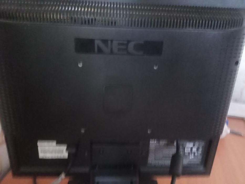 Монитор компьютерный NEC
