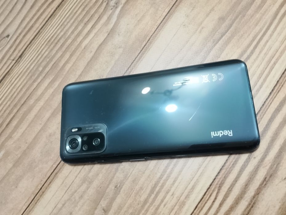Смартфон Xiaomi Note 10 4/64Gb Розбитий екран На зарядне не реагує Не робочий