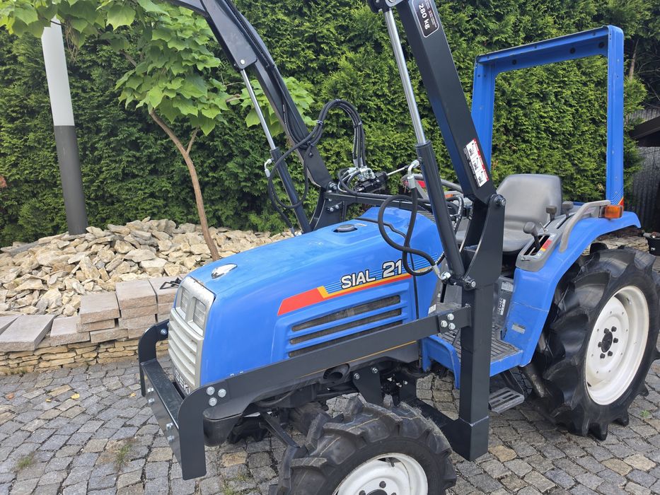 Iseki sial 21 3 cylindry diesel mini traktorek ogrodniczy 4x4