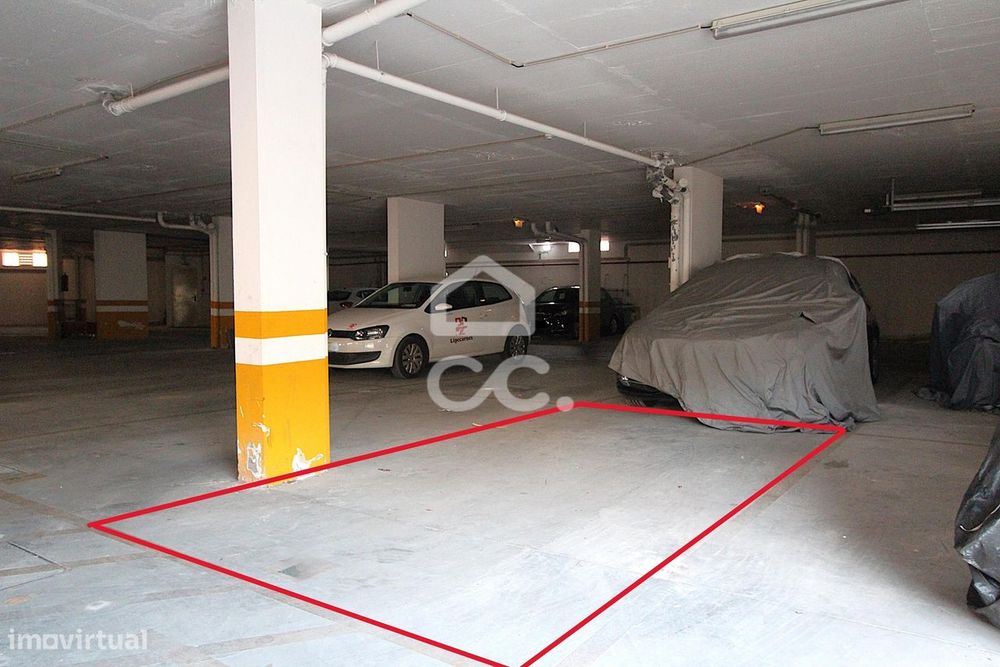 Apartamento T1 no condomínio " Casa da Praia" com piscina e garagem a