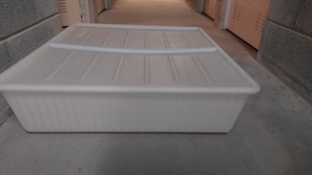 Caixa de arrumação com tapa IKEA