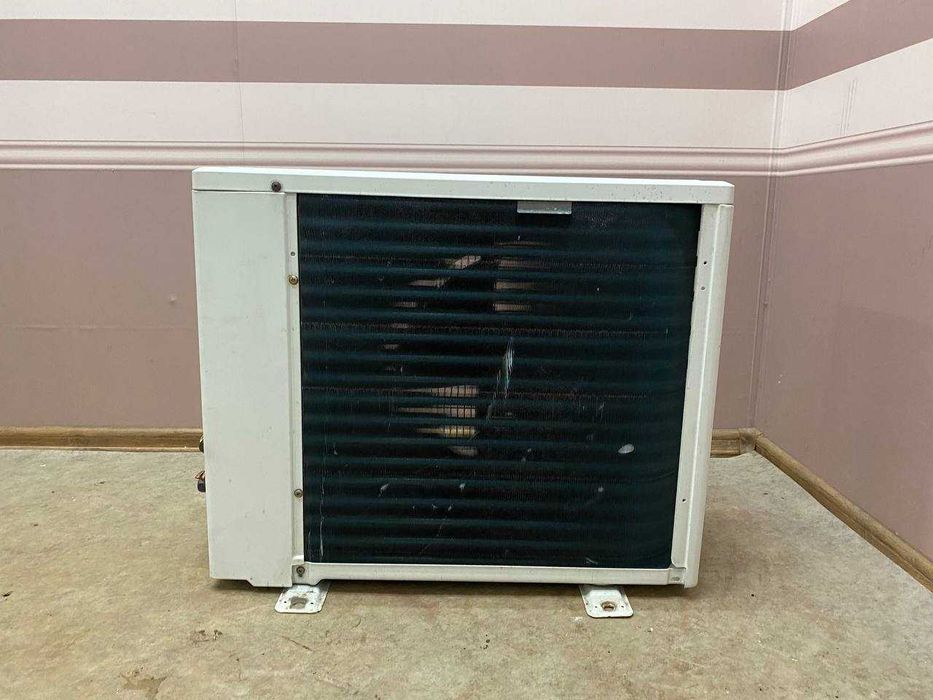 Зовнішній блок кондиціонера midea mb2.6sh-r2 на 25м2. В гарному стані