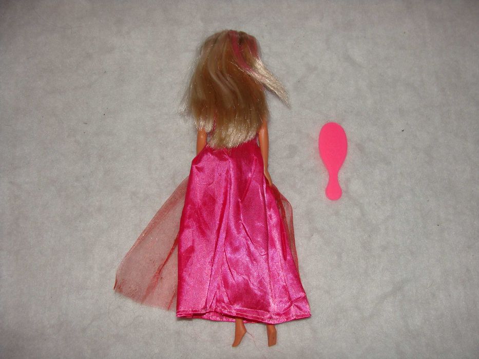 Boneca Steffi Love com Vestido