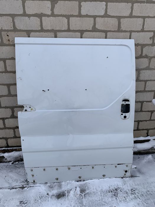 Рено Трафік задня права дверь