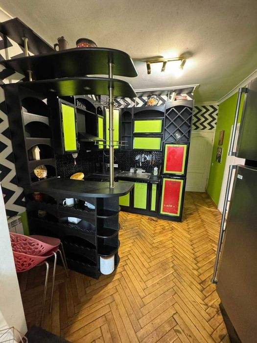 Оренда 3к квартири особнячного типу