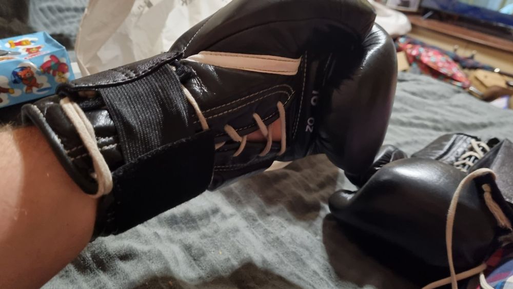 Липучка конвертор для боксерских перчаток.